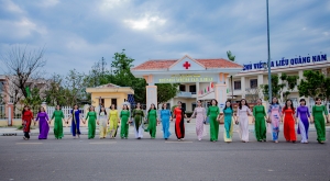 Bệnh viện Da liễu Quảng Nam hưởng ứng phong trào "Tuần lễ áo dài" (01/3/2021-08/3/2021).